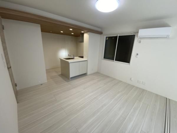 �y�����E���r���O�z�@