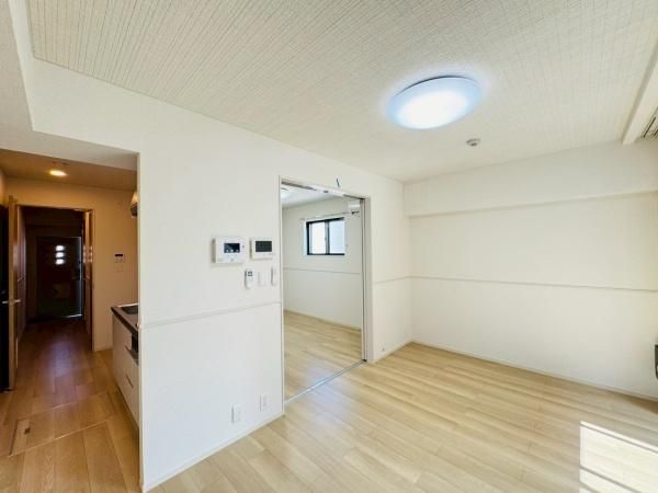 �y�����E���r���O�z�@