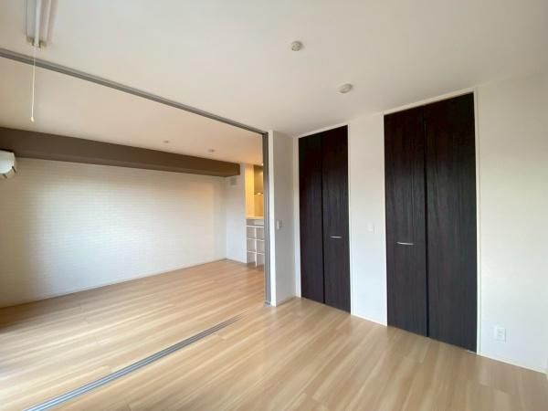 �y�����E���r���O�z�@