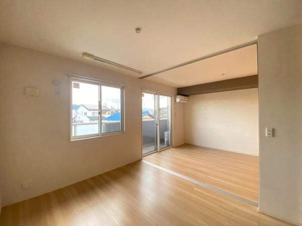 �y�����E���r���O�z�@