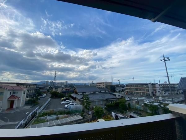 �y���]�z�@