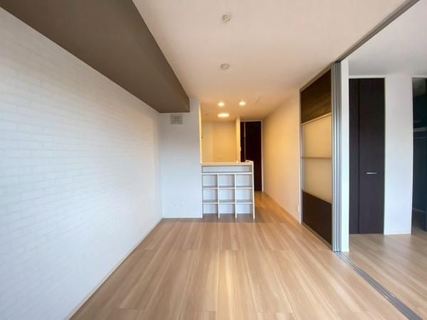 �y�����E���r���O�z�@