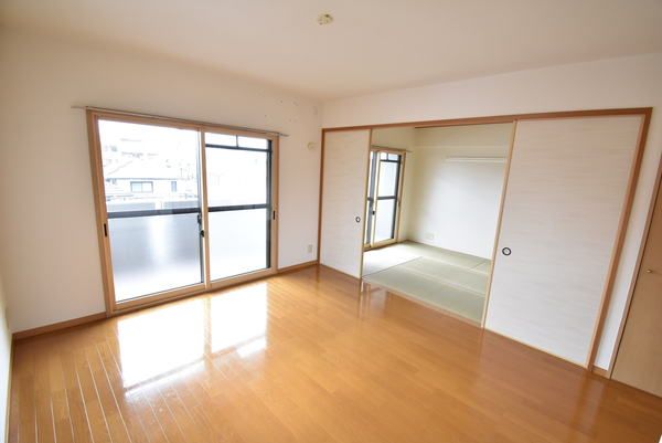 �y�����E���r���O�z�@�������ʎ�