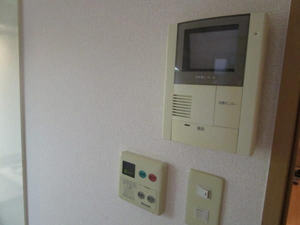 �y�Z�L�����e�B�z�@���d�l�ʐ^