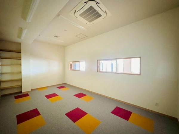 �y�����E���r���O�z�@