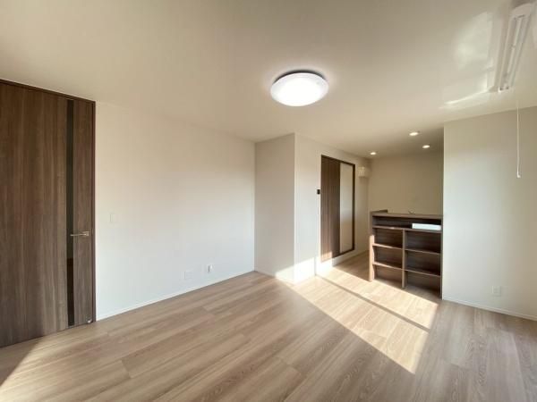 �y�����E���r���O�z�@