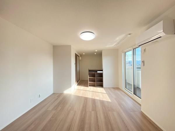 �y�����E���r���O�z�@