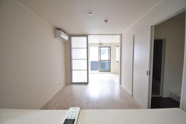 �y�����E���r���O�z�@