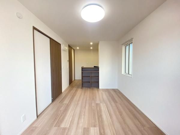 �y�����E���r���O�z�@