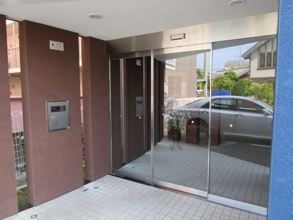 �y�Z�L�����e�B�z�@