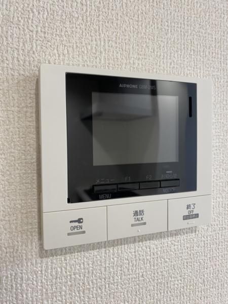 �y�Z�L�����e�B�z�@