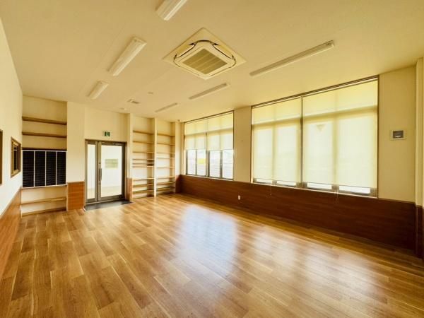 �y�����E���r���O�z�@