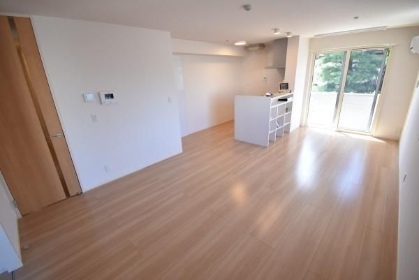 �y�����E���r���O�z�@