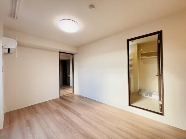 �y�����E���r���O�z�@