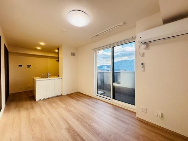 �y�����E���r���O�z�@