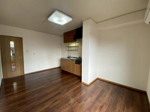 �y�����E���r���O�z�@