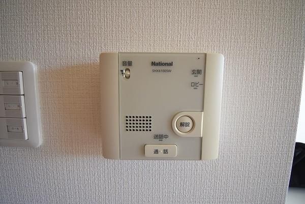 �y�Z�L�����e�B�z�@