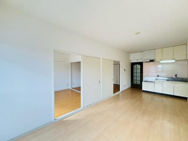 �y�����E���r���O�z�@