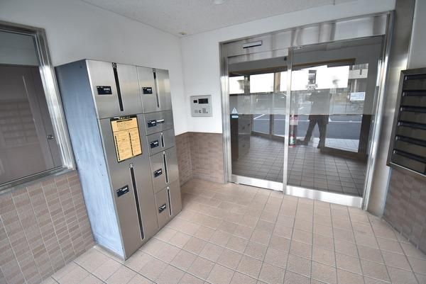 �y�Z�L�����e�B�z�@