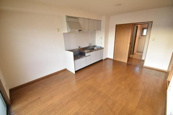 �y�����E���r���O�z�@