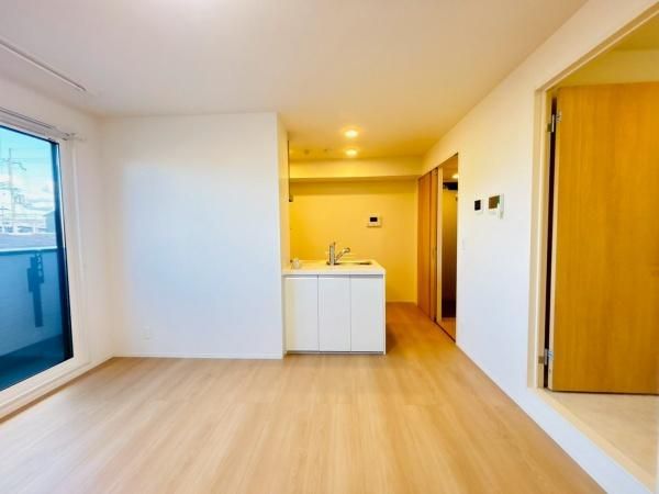 �y�����E���r���O�z�@