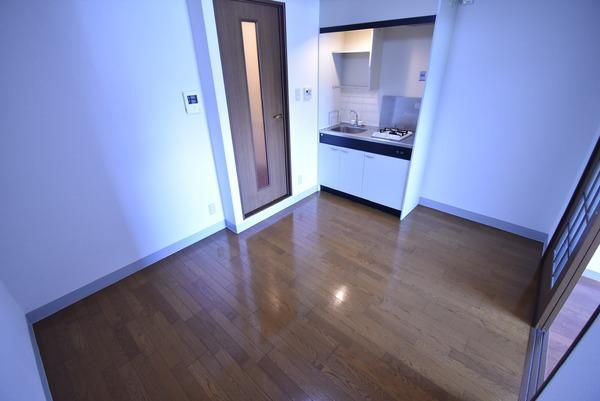 �y�����E���r���O�z�@���������ʎ���