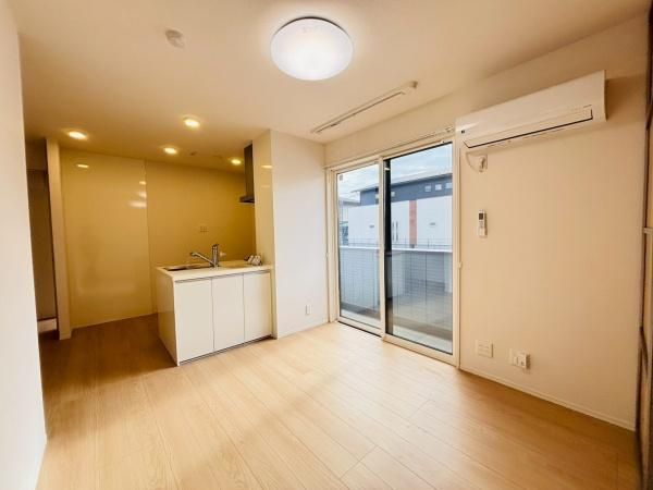 �y�����E���r���O�z�@