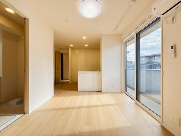 �y�����E���r���O�z�@