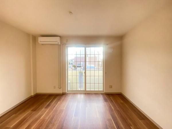 �y�����E���r���O�z�@�������ʎ�