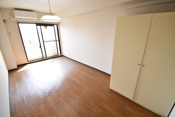 �y�����E���r���O�z�@���������ʎ���