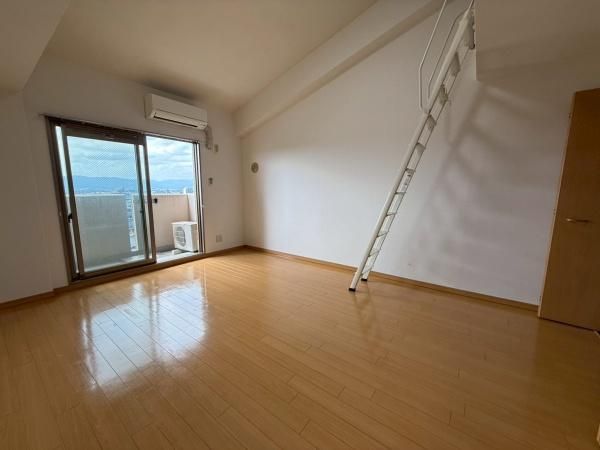 �y�����E���r���O�z�@