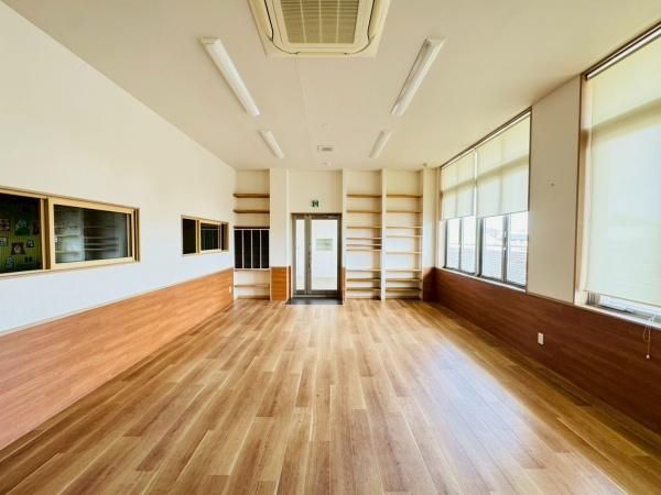 �y�����E���r���O�z�@