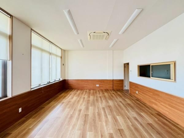 �y�����E���r���O�z�@