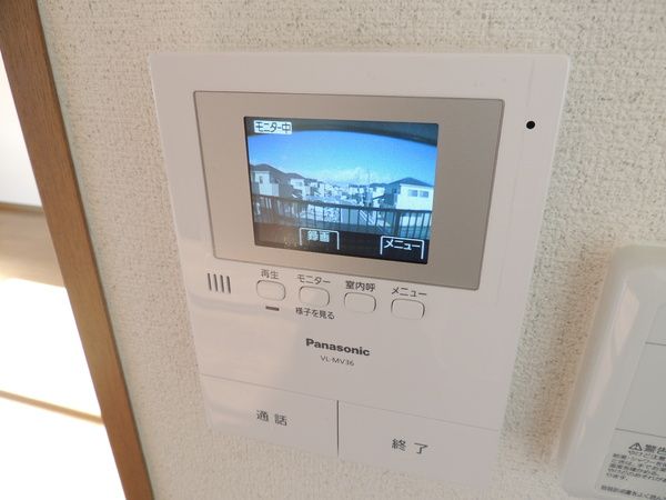 �y�Z�L�����e�B�z�@