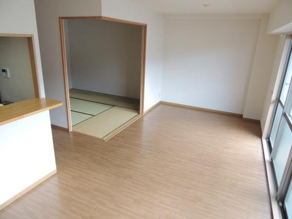 �y�����E���r���O�z�@���������ʎ���