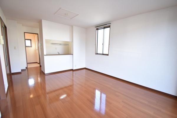 �y�����E���r���O�z�@