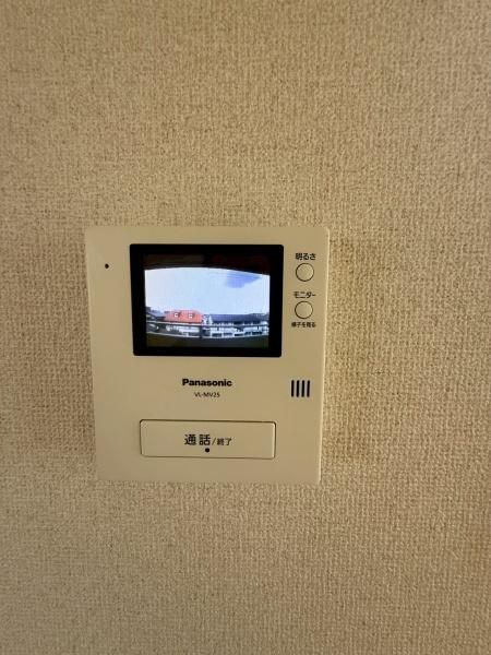 �y�Z�L�����e�B�z�@