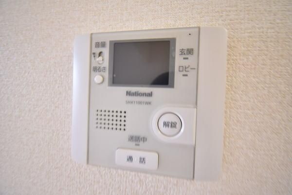 �y�Z�L�����e�B�z�@