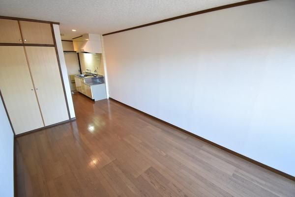 �y�����E���r���O�z�@���d�l�ʐ^