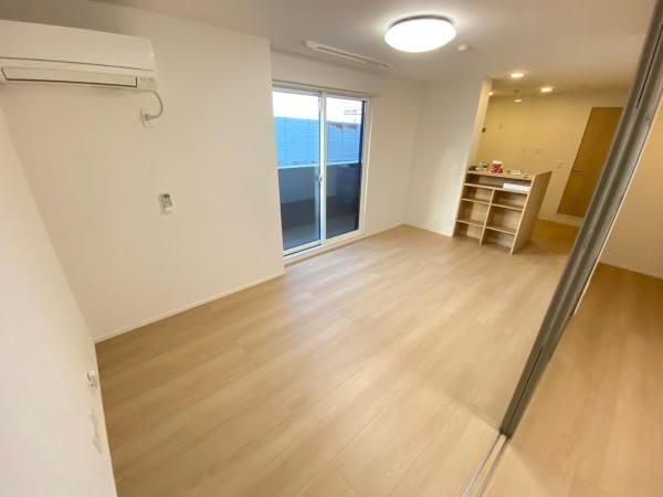 �y�����E���r���O�z�@