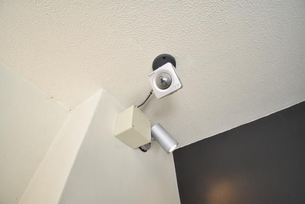 �y�Z�L�����e�B�z�@