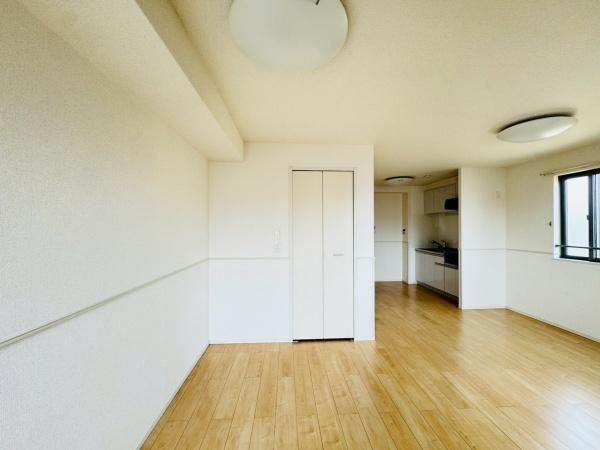 �y�����E���r���O�z�@