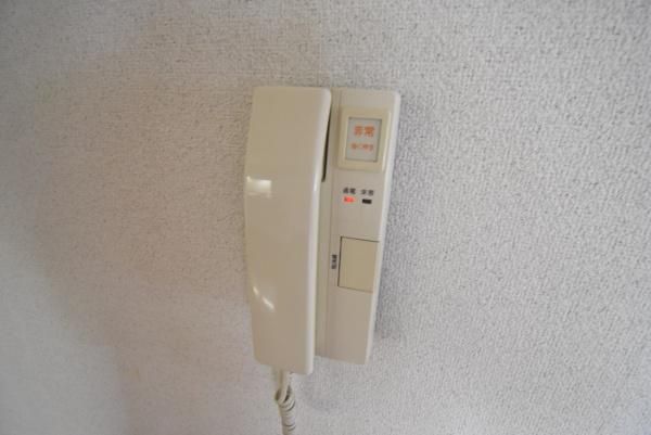 �y�Z�L�����e�B�z�@