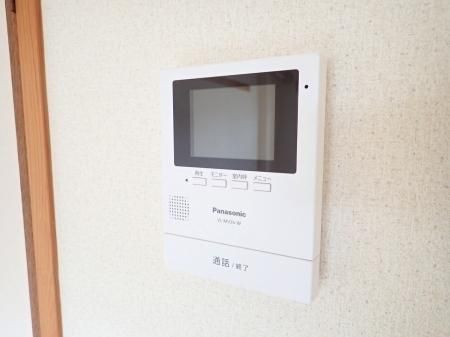 �y�Z�L�����e�B�z�@