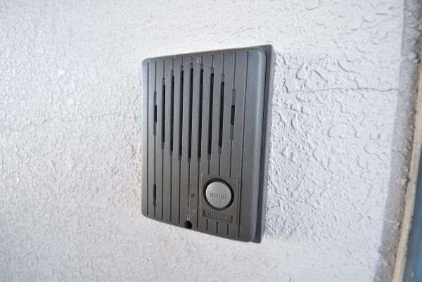 �y�Z�L�����e�B�z�@