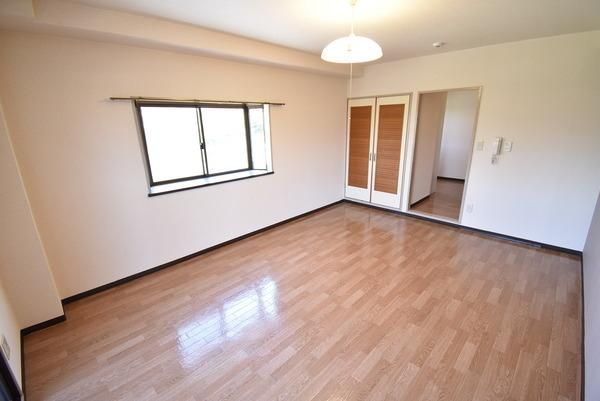 �y�����E���r���O�z�@���������ʎ���