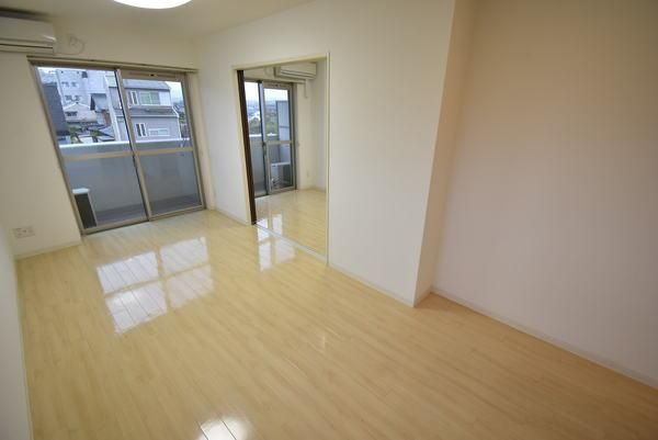 �y�����E���r���O�z�@���������ʎ���