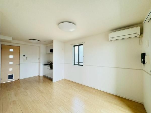 �y�����E���r���O�z�@