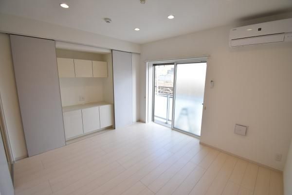 �y�����E���r���O�z�@