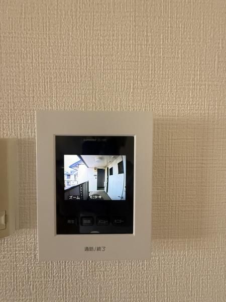 �y�Z�L�����e�B�z�@